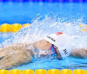 开云体育入口 -阿扎伦卡迎来七赛季出色发挥，加拿大队观众热烈欢呼！上演精彩一战