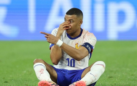 开云体育入口 - 姆巴佩回归赛场，出色防守首场状态亮眼，法国队观众沸腾！